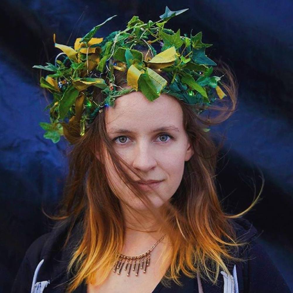 Meet your Posher, Jūlija